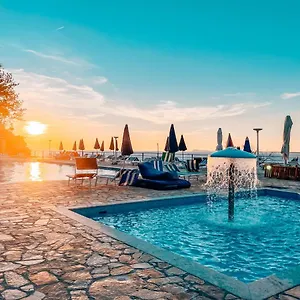 https://foris-beach-house.albaniahotels.org